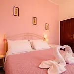 Casa Mafalda - Rooms, Friends And - Affittacamere, بيت ضيافة