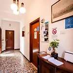Pensión Casa Mafalda - Rooms, Friends And - Affittacamere, *