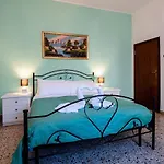 Gasthof Casa Mafalda - Rooms, Friends And - Affittacamere, *