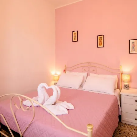 Casa Mafalda - Rooms, Friends And - Affittacamere,