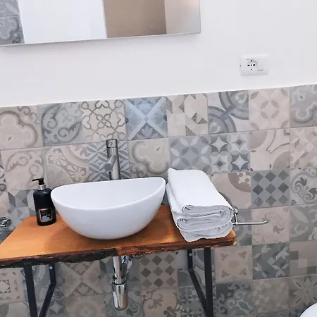 Casa Mafalda - Rooms, Friends And - Affittacamere, Pensionat Senigallia