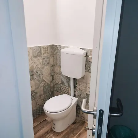 Casa Mafalda - Rooms, Friends And - Affittacamere, *