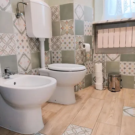 Casa Mafalda - Rooms, Friends And - Affittacamere, Senigallia