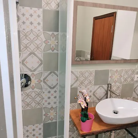 Casa Mafalda - Rooms, Friends And - Affittacamere, * 西尼加利亚
