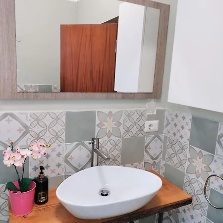 Casa Mafalda - Rooms, Friends And - Affittacamere,