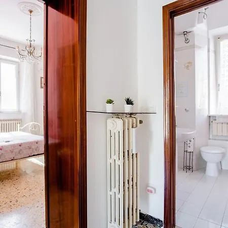 Casa Mafalda - Rooms, Friends And - Affittacamere, 招待所 西尼加利亚