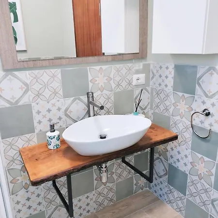 Casa Mafalda - Rooms, Friends And - Affittacamere, 西尼加利亚