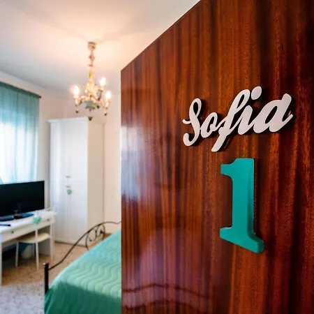 招待所 Casa Mafalda - Rooms, Friends And - Affittacamere,