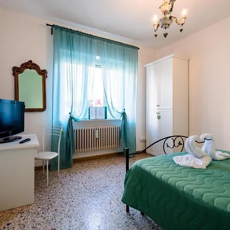 Casa Mafalda - Rooms, Friends And - Affittacamere, * 西尼加利亚