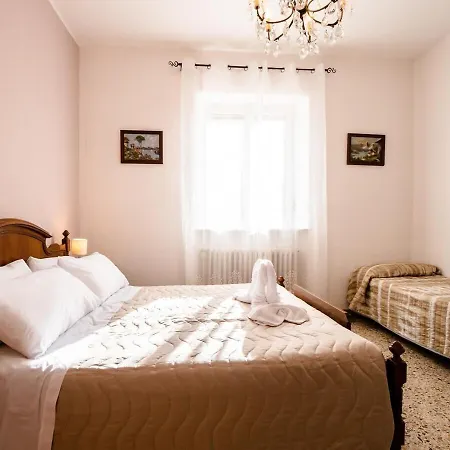 Casa Mafalda - Rooms, Friends And - Affittacamere, Vendégház Senigallia